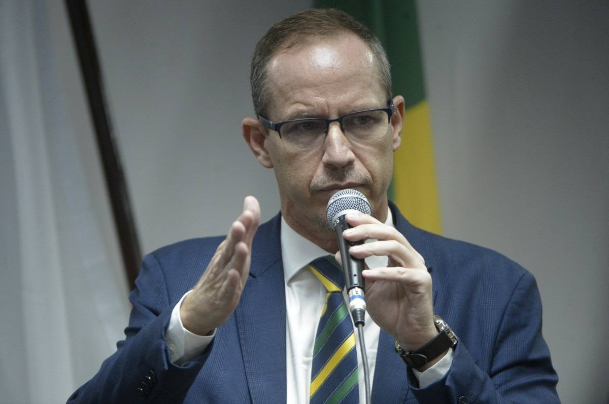 Interventor federal diz que Anderson Torres viajou antes das férias oficiais