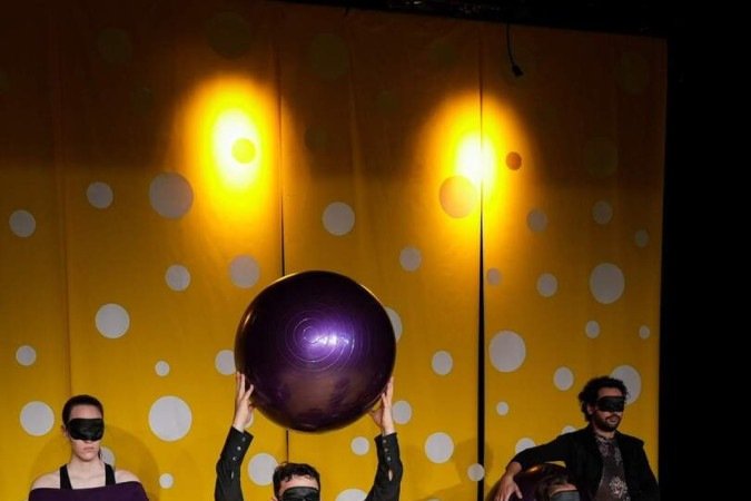 Peça Ora bolas! Cadê a luz?, de Fernando Guimarães, no CCBB