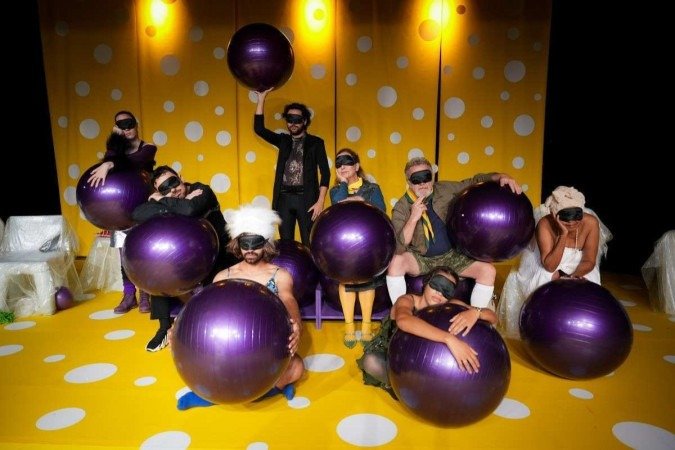 Peça Ora bolas! Cadê a luz?, de Fernando Guimarães, no CCBB