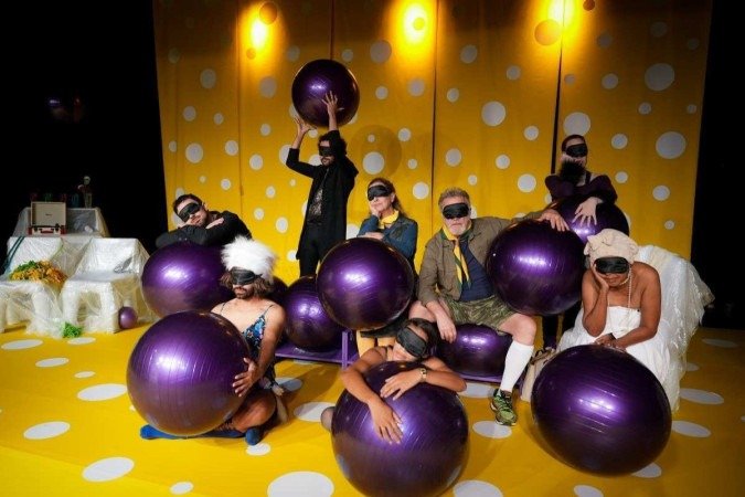 Peça Ora bolas! Cadê a luz?, de Fernando Guimarães, no CCBB