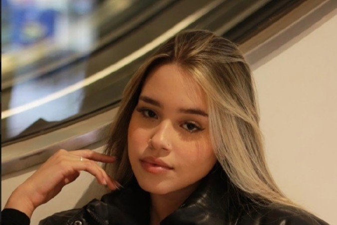 Há seis meses , a paixão pelo estilo fez com que Giovanna criasse sua própria marca a Wea Streetwear.