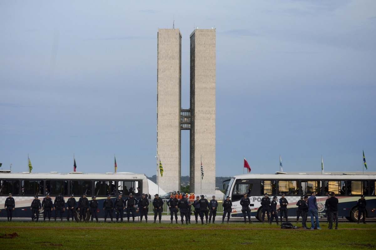 Artigo: E agora, DF?