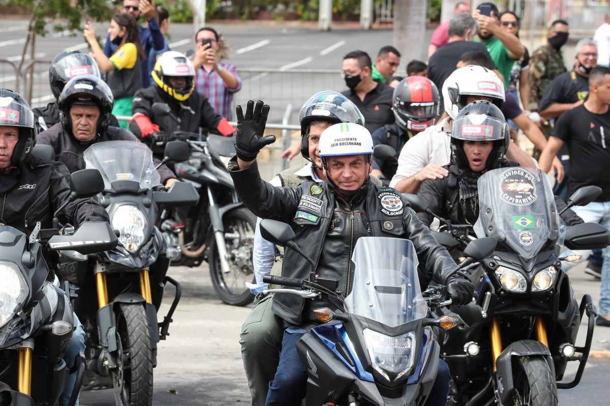 Cartão corporativo de Bolsonaro: motociatas custavam, em média, R$ 100 mil