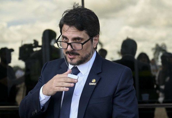 Marcos do Val (Podemos-ES) foi alvo de operação da Polícia Federal - (crédito: MAURO PIMENTEL/AFP)