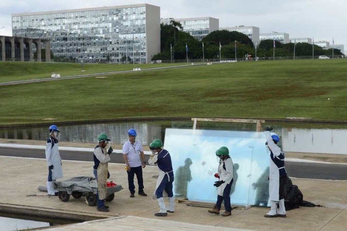  13/01/2023 Crédito: Marcelo Ferreira/CB/D.A. Press Brasília- DF - Estragos do vandalismos no Congresso Nacional, reposição dos vidros.
