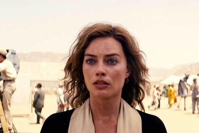 Margot Robbie é a razão de ser do filme, no papel de Nellie LaRoy