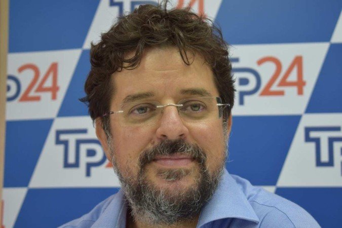 Giacomo Di Girolamo, jornalista especialista em máfia italiana e autor de L'Invisible, a primeira biografia de Messina Denaro

