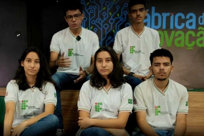 alunos semifinalistas Artur Silva Cascaes, Cauã Fabrício de Jesus Marques, Itamar Teixeira Sousa Neto, Júlia Kelly Pereira Costa e Samira Ellen Pereira Costa
