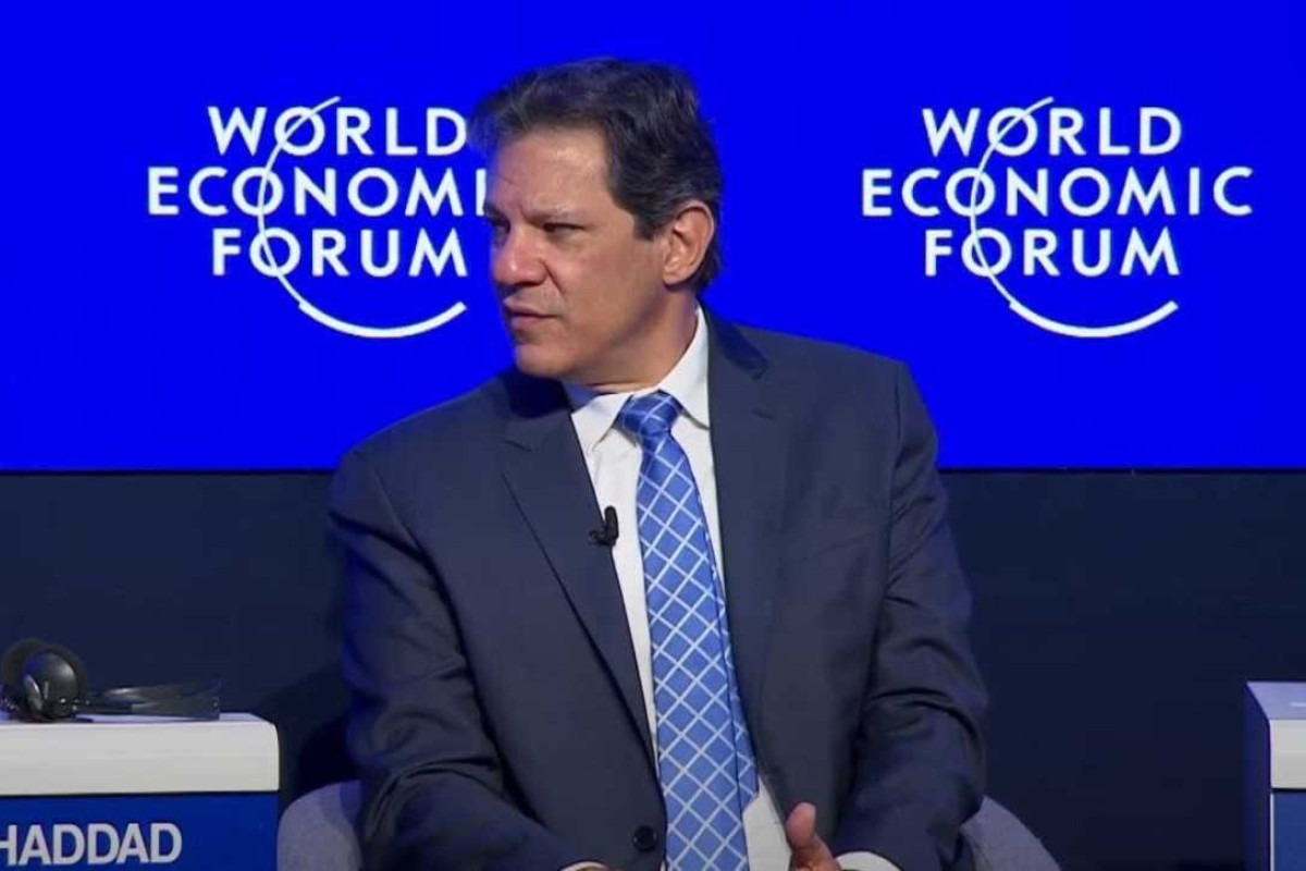 Em Davos, Haddad diz planejar reforma no Imposto de Renda para 2º semestre
