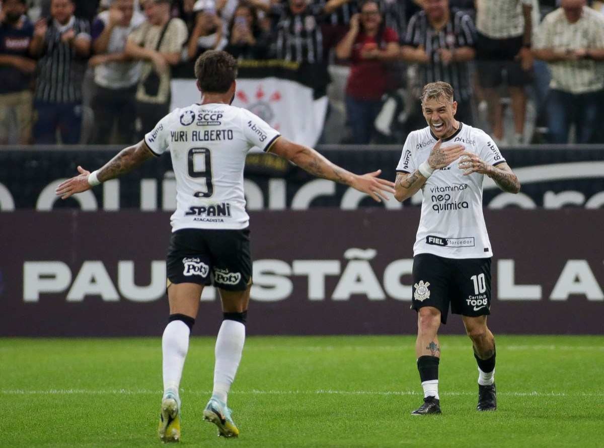 Corinthians domina o Água Santa e conquista a primeira vitória no ano