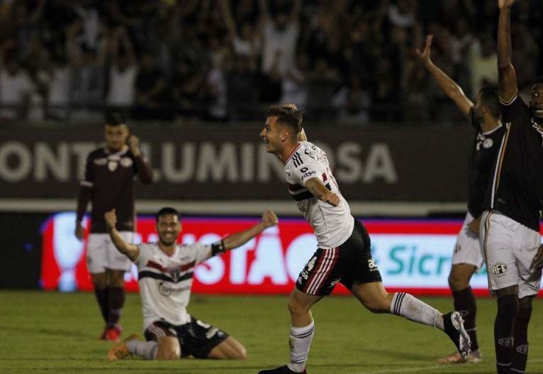 Ferroviária 1 x 2 São Paulo - David abre caminho e Tricolor busca virada  com um a menos