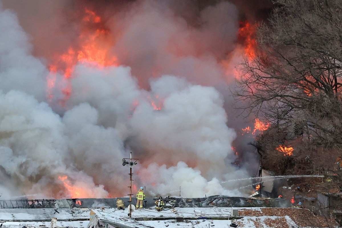 Incêndio em periferia de Seul obriga retirada de 500 pessoas