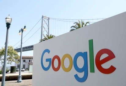 SAN FRANCISCO, CALIFORNIA - APRIL 26: A sign is posted in front of a Google office on April 26, 2022 in San Francisco, California. Google parent company Alphabet will report first quarter earnings today after the closing bell.   Justin Sullivan/Getty Images/AFP== FOR NEWSPAPERS, INTERNET, TELCOS & TELEVISION USE ONLY ==
      Caption  -  (crédito: Justin Sullivan/Getty Images/AFP) - SAN FRANCISCO, CALIFORNIA - APRIL 26: A sign is posted in front of a Google office on April 26, 2022 in San Francisco, California. Google parent company Alphabet will report first quarter earnings today after the closing bell.   Justin Sullivan/Getty Images/AFP== FOR NEWSPAPERS, INTERNET, TELCOS & TELEVISION USE ONLY ==
      Caption  -  (crédito: Justin Sullivan/Getty Images/AFP)