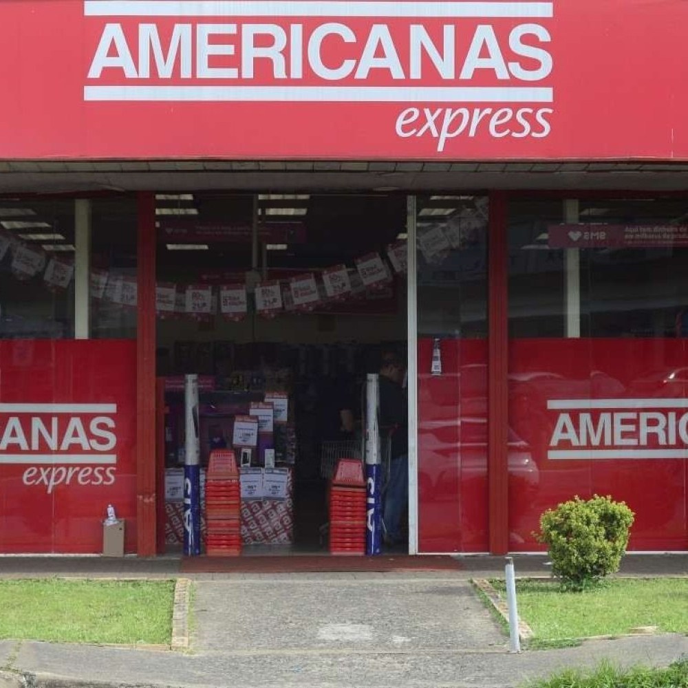 Americanas fecha 38 lojas e perde 10% dos clientes em 2023