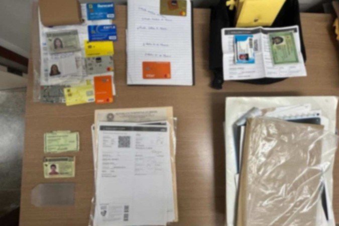 Documentos e dados bancários de ex-mulher e filha de Marcos Antônio são localizados em cativeiro, de Planaltina - (crédito: Crédito/PCDF) Documentos e dados bancários de ex-mulher e filha de Marcos Antônio são localizados em cativeiro, de Planaltina - (crédito: Crédito/PCDF)