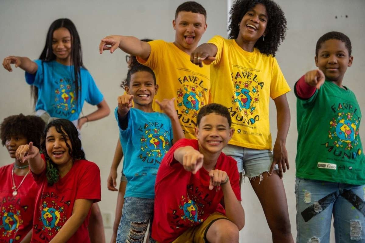 Favela Mundo abre vagas de cursos de teatro, dança e música