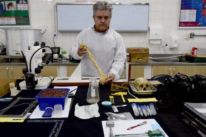  25/01/2023 Crédito: Marcelo Ferreira/CB/D.A. Press Brasília- DF - Casa da chacina da família do Paranoá. Peritos Criminais da Polícia Cívil que trabalharam no caso. Instituto Medicina Legal. Doutor Cristofer Beraldi.