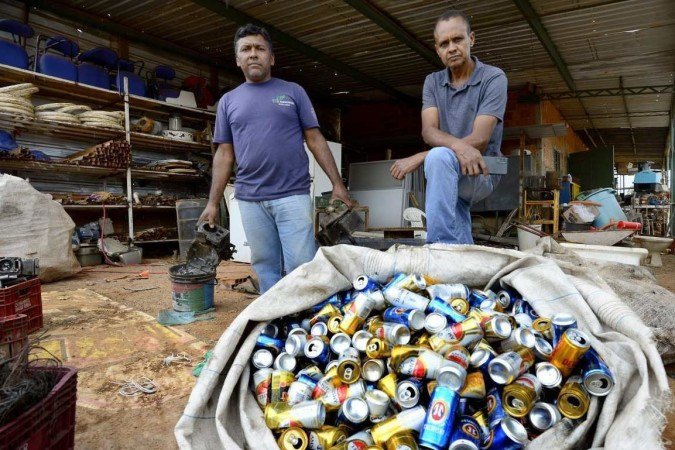 Colônia Agrícola 26 de Setembro, Empresa Eco Ambiental dá outro destino ao material descartado nas ruas