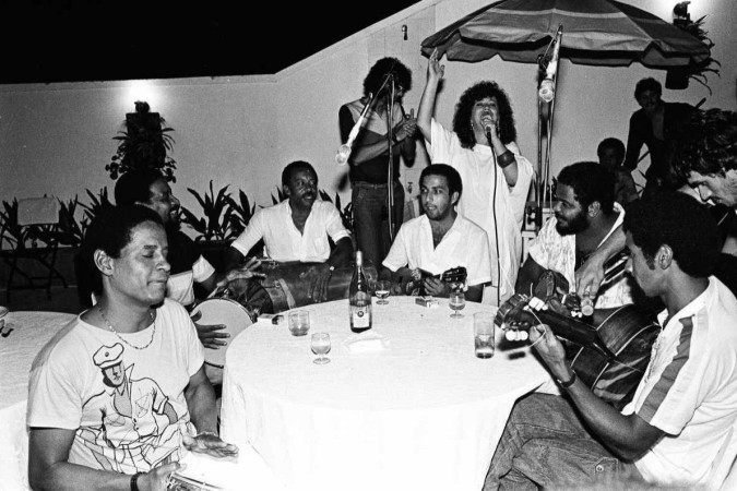  Cena do filme Andança - Os encontros e as memórias de Beth Carvalho: ela adorava a roda de samba