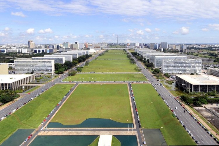 Consulta sobre uso do cartão corporativo é prorrogada até dia 3 de fevereiro