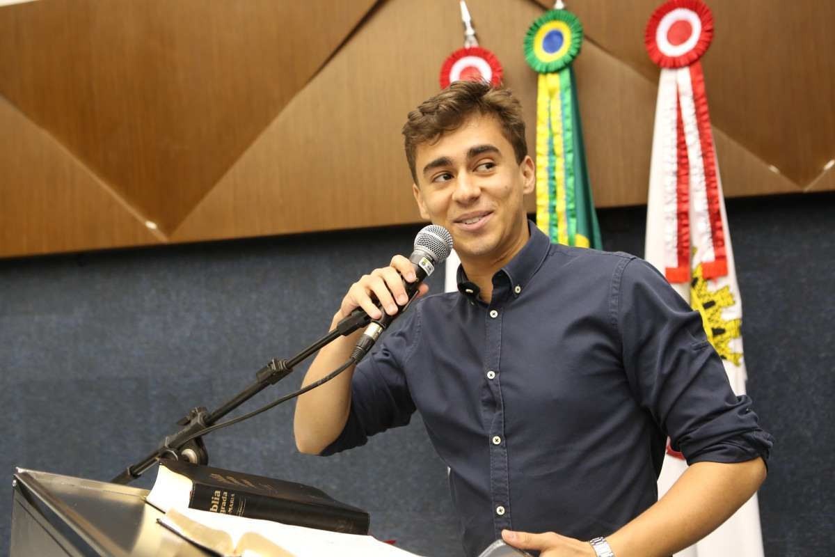 Nikolas Ferreira é multado por fake news contra Kim Kataguiri