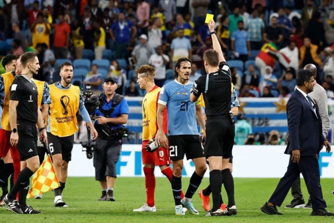 Jogadores do Uruguai são punidos pela Fifa por confusão na Copa do