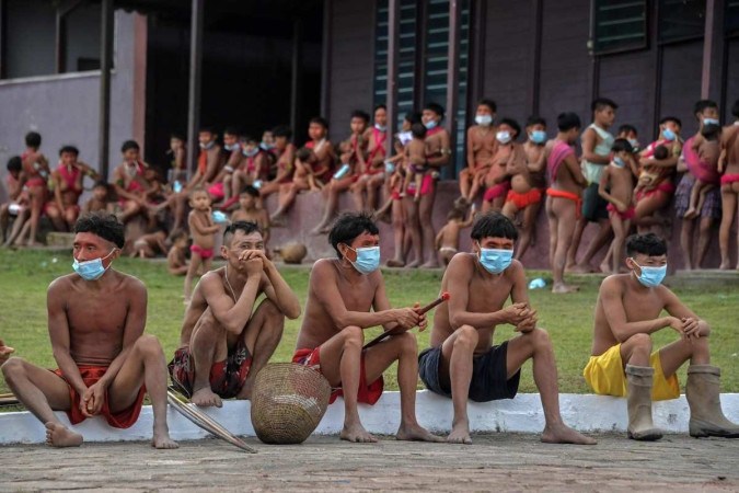 Indígenas à espera de tratamento de saúde: ameaça de extermínio sustenta denúncias -  (crédito: Nelson Almeida/ AFP)