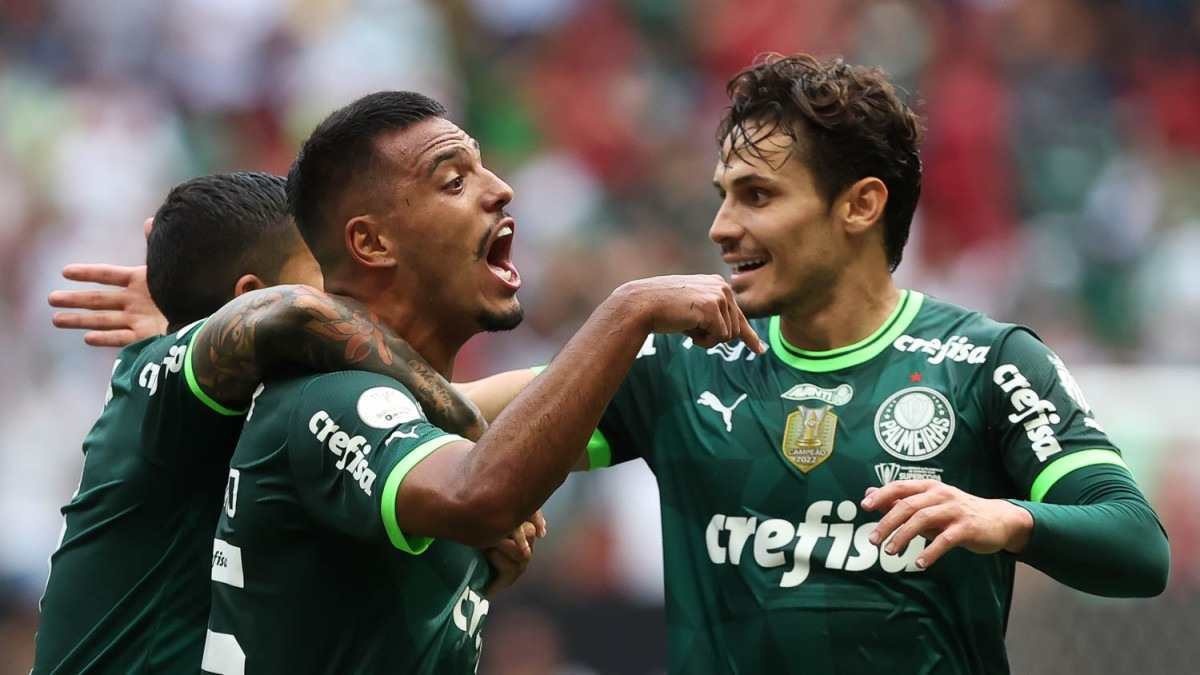 Palmeiras vence Flamengo e mantém hegemonia dos campeões brasileiros