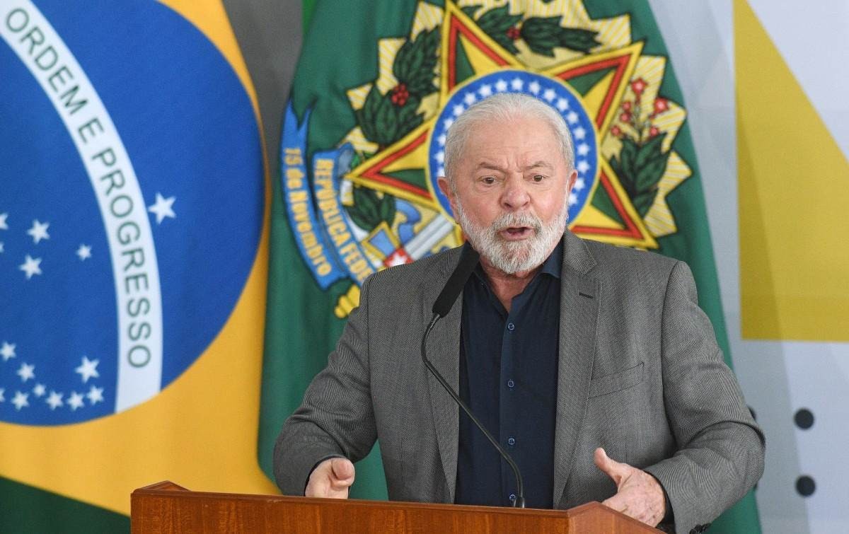 Com 30 dias de gestão, Lula pede 