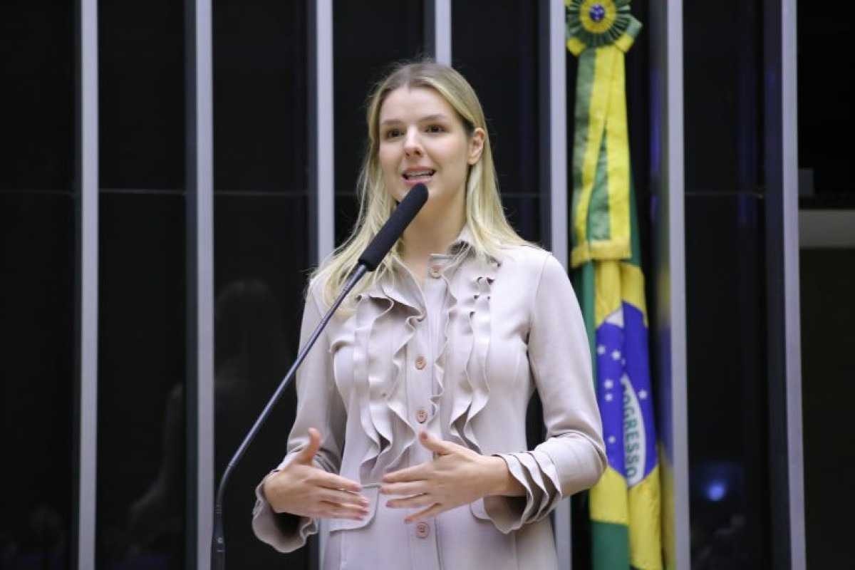 Em carta-compromisso, bancada feminina pede mais autonomia no Congresso