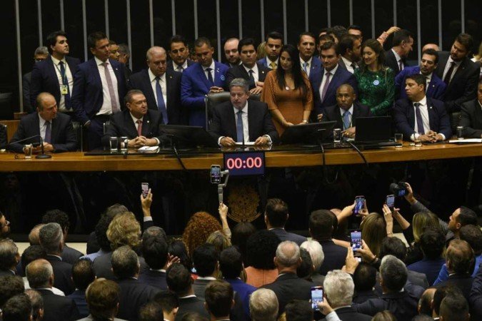 Arthur Lira consegue 469 votos na eleição para à presidência da Câmara dos Deputados e bate recorde histórico - (crédito: Fotos: Ed Alves/CB/DA PRESS) Arthur Lira consegue 469 votos na eleição para à presidência da Câmara dos Deputados e bate recorde histórico - (crédito: Fotos: Ed Alves/CB/DA PRESS)