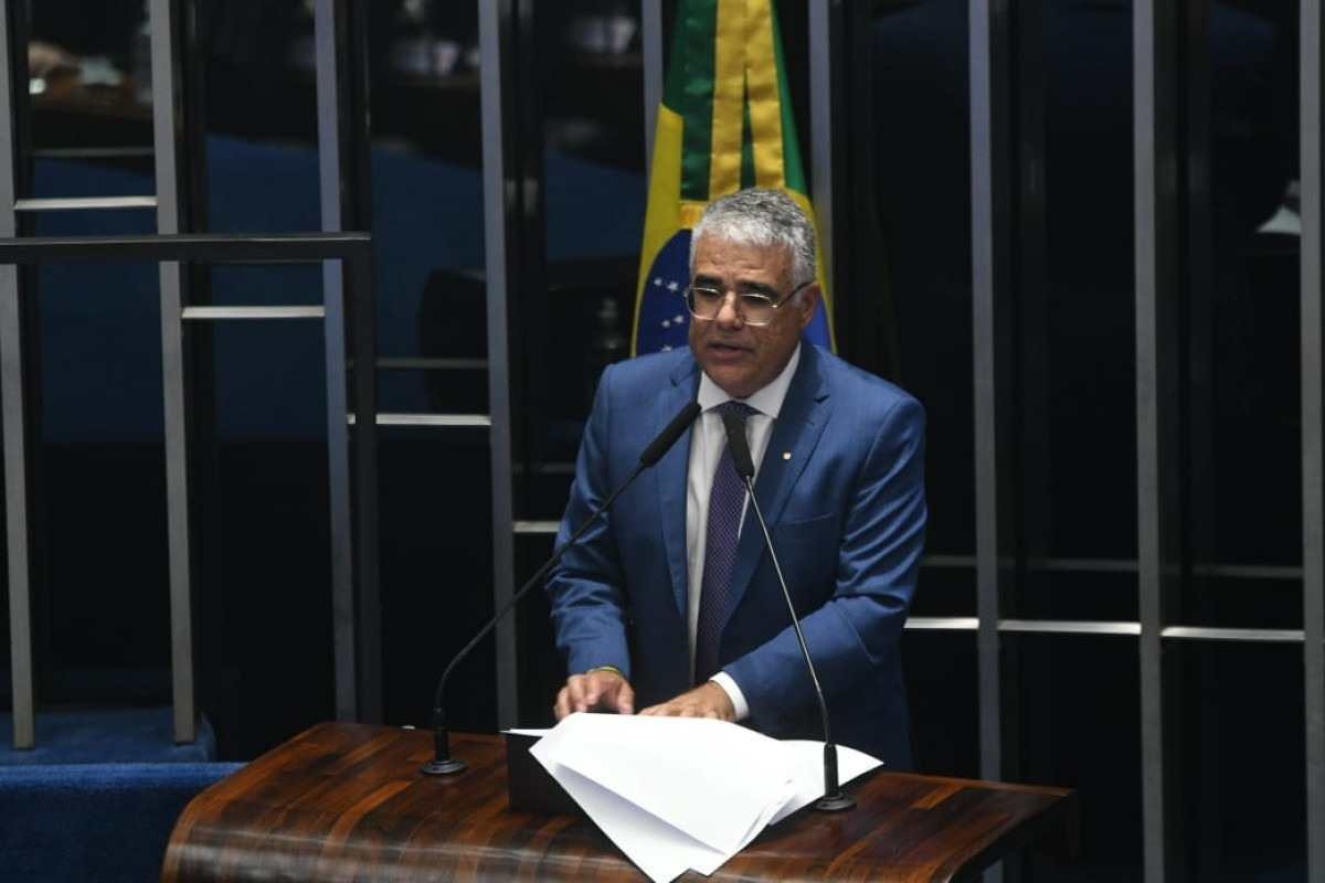 Senado: Girão abre mão de candidatura e anuncia apoio a Marinho