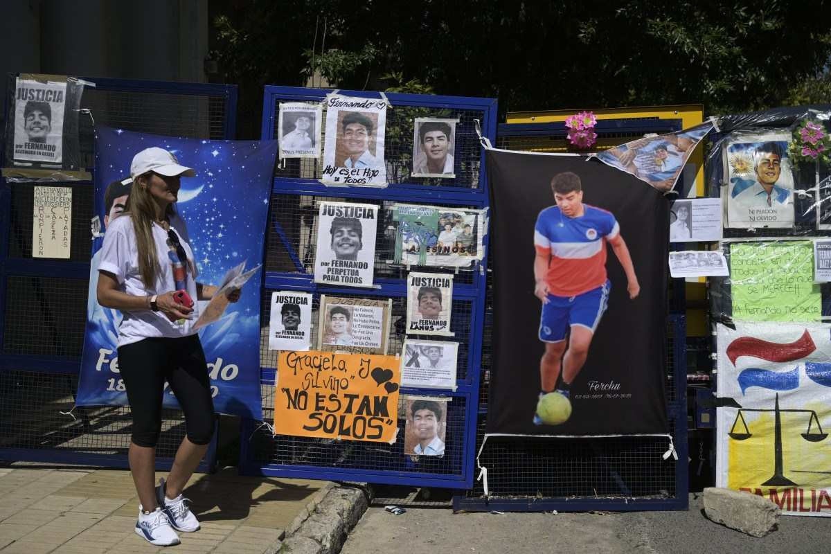 Jogadores de rúgbi são condenados à prisão perpétua pela morte de jovem