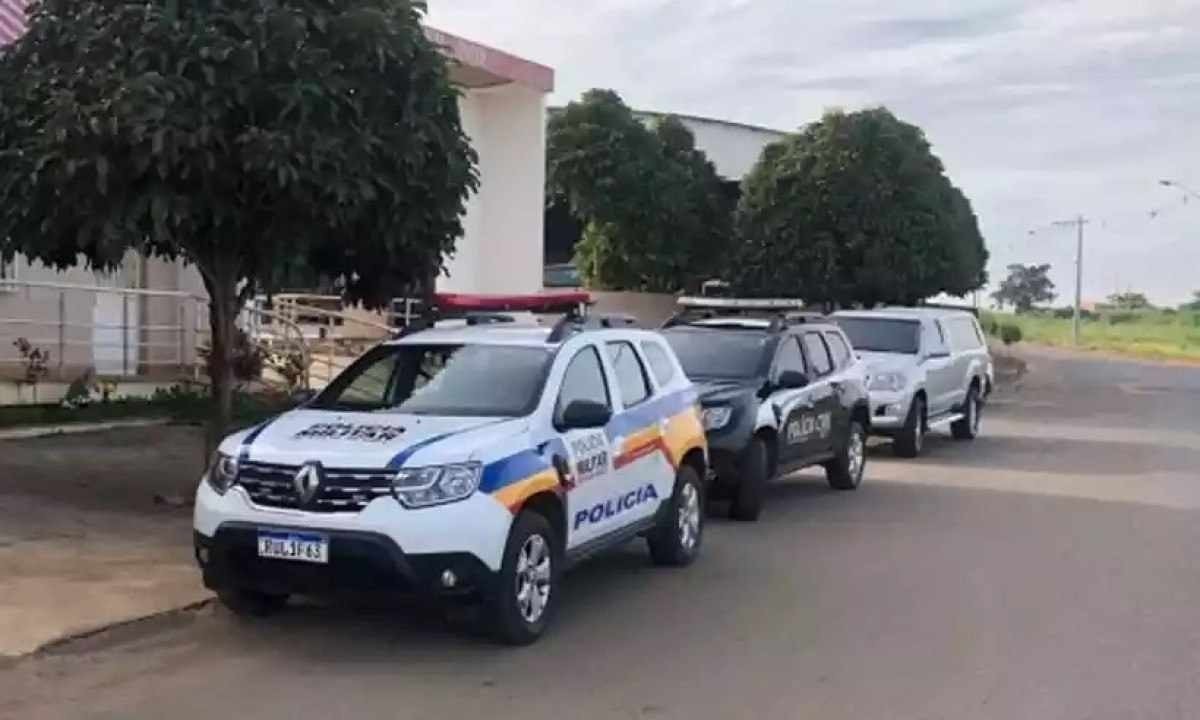 Polícia investiga suspeita de crime em queda de portão que matou menino