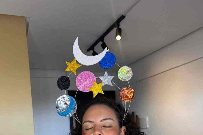 Basta pôr um adereço mais incrementado e pronto: você está pronta para o bloco