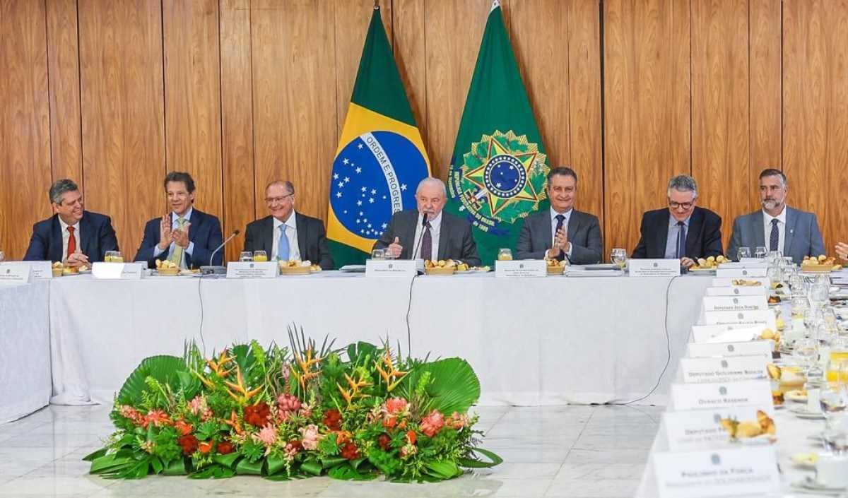 Lula fala em esquecer Bolsonaro e prega conversa civilizada com Congresso