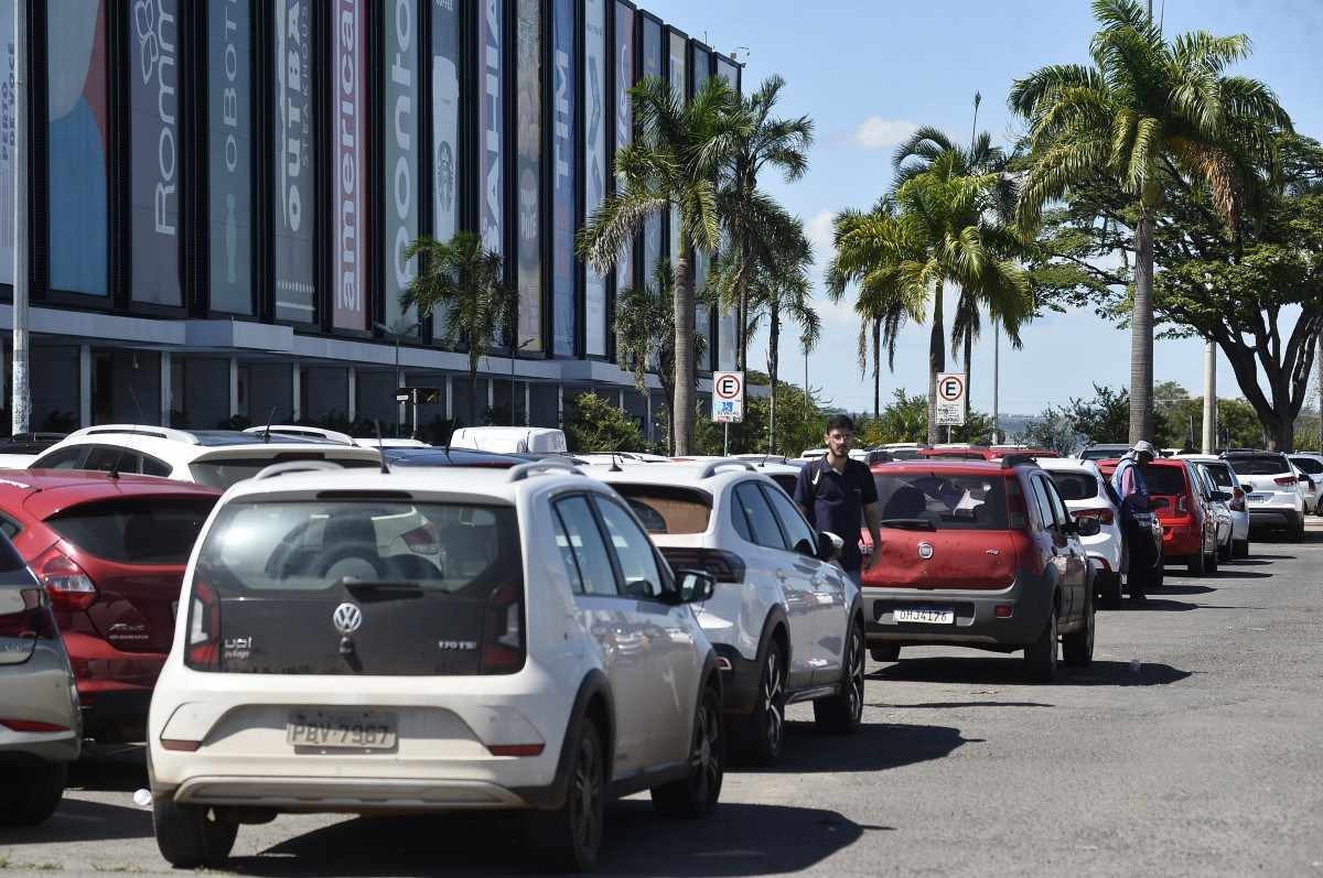 Zona Verde: distritais protocolam PLC para revogar cobrança de estacionamento