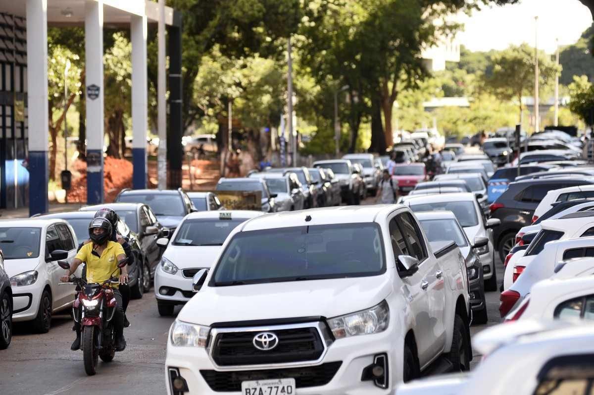 Número de infrações por estacionamento irregular aumenta 44,46% no DF
