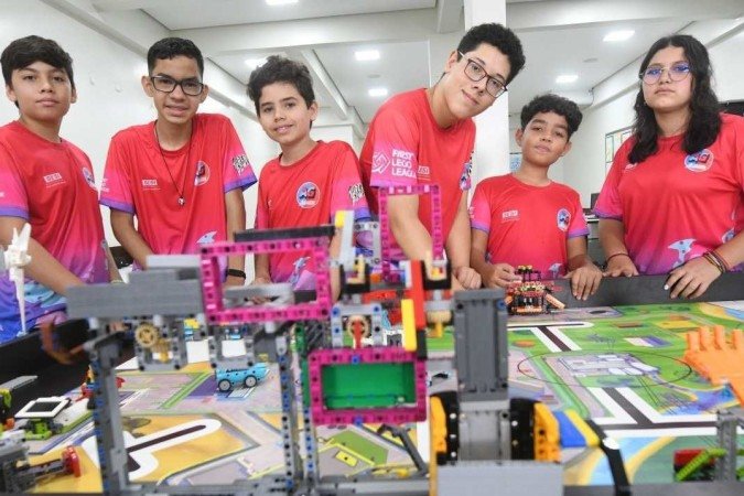  09/02/2023 Credito: Ed Alves/CB/DA.Press. Cidades. Participantes do Torneio Sesi de Robótica First Lego League (FLL) Challenge, de batalhas de robôs e projetos de inovação desenvolvidos por estudantes de 9 a 16 anos.