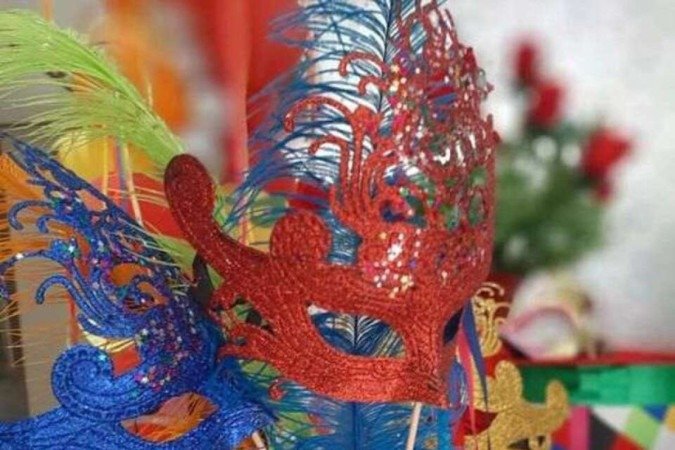 Máscaras em garrafas surgem como ótimas alternativas nesse período de folia em casa