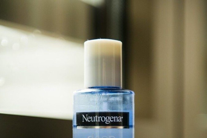 Neutrogena deep clean bifásico 
(a partir de 
R$ 35,45)