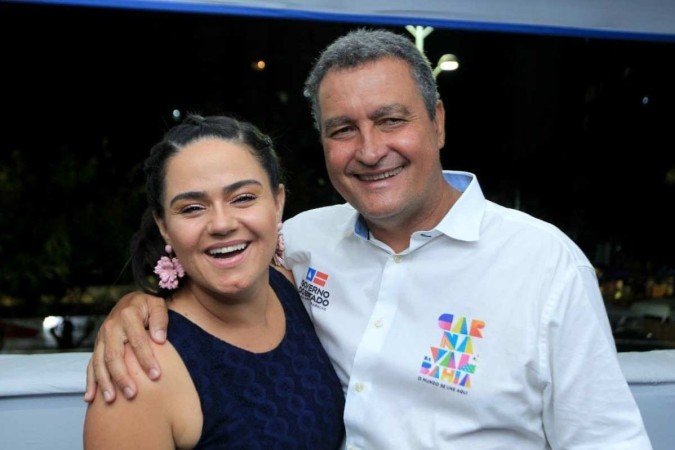 Esposa de Rui Costa, Aline Peixoto pode ser indicada a Tribunal de Contas - (crédito: Reprodução/Facebook @RuiCosta) Esposa de Rui Costa, Aline Peixoto pode ser indicada a Tribunal de Contas - (crédito: Reprodução/Facebook @RuiCosta)
