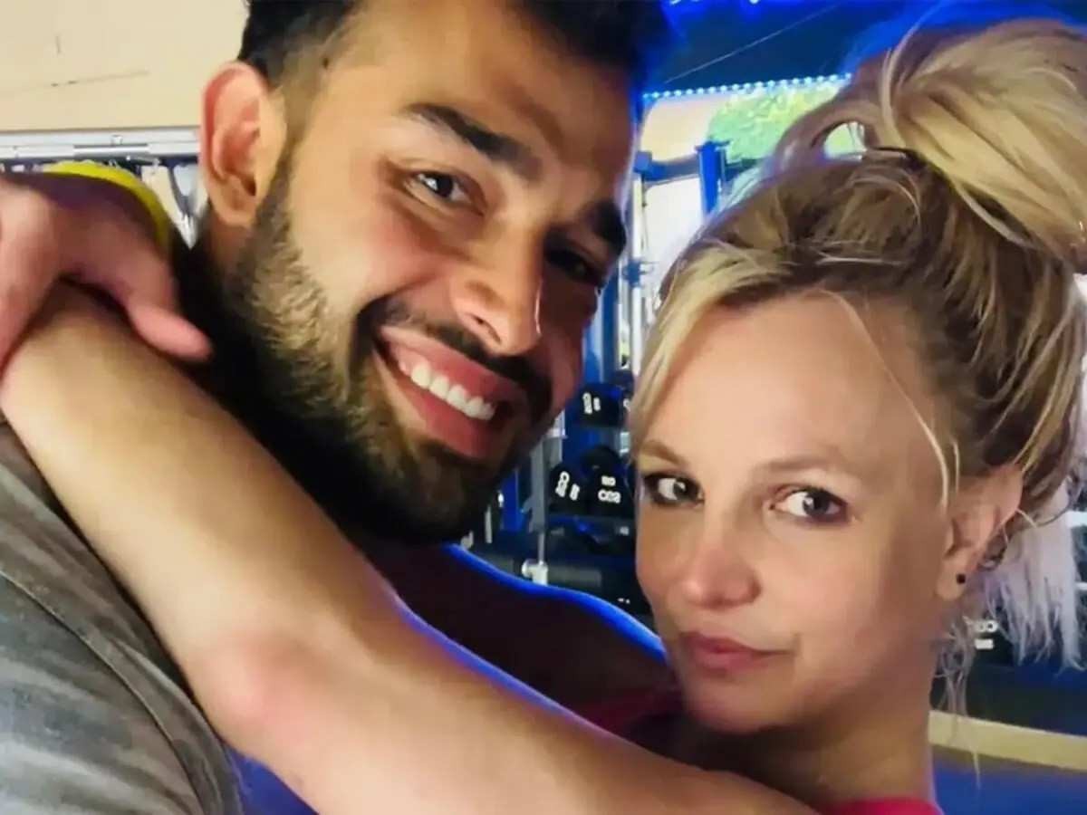 Marido defende Britney Spears em meio a rumores de nova intervenção