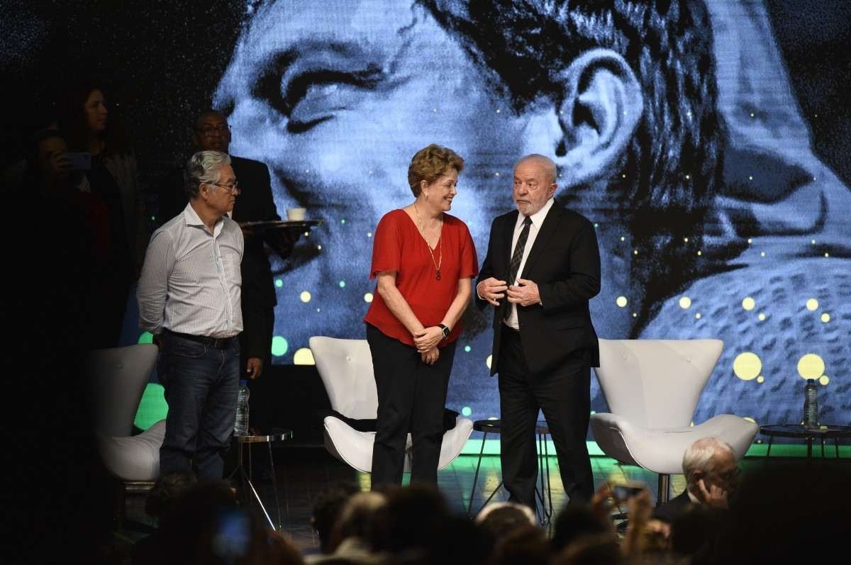 Indicação de Dilma para assumir Banco dos Brics marcará viagem de Lula à China