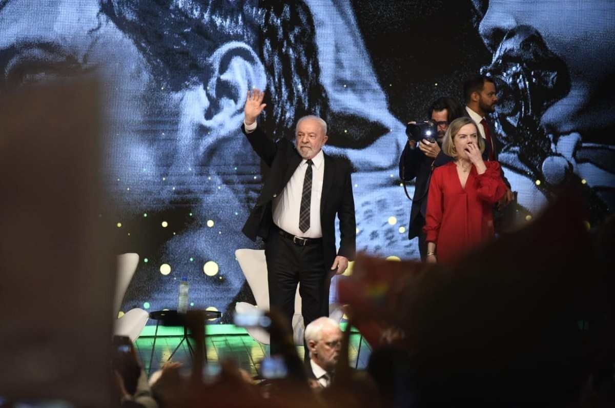 Gleisi defende reeleição de Lula para 'consolidar projeto popular e progressista'