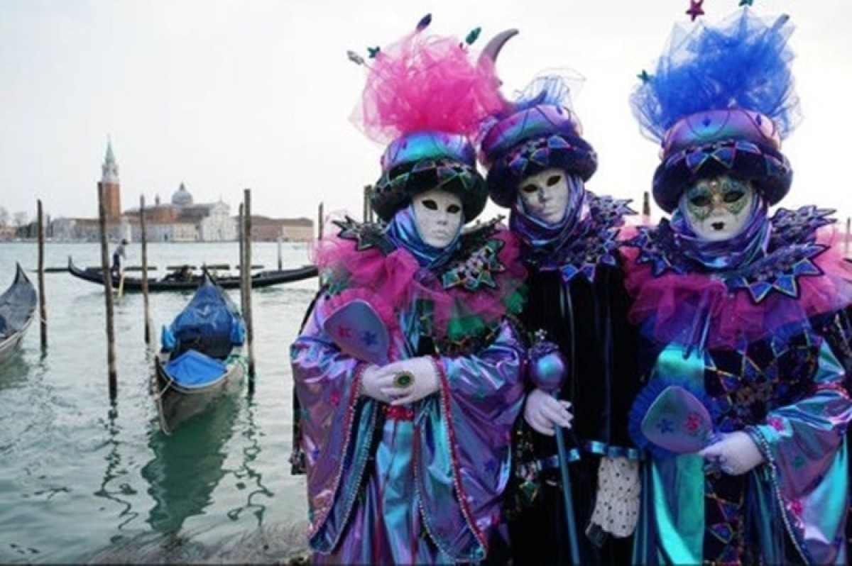 Máscaras e fantasias do carnaval de Veneza viram filtro no Instagram