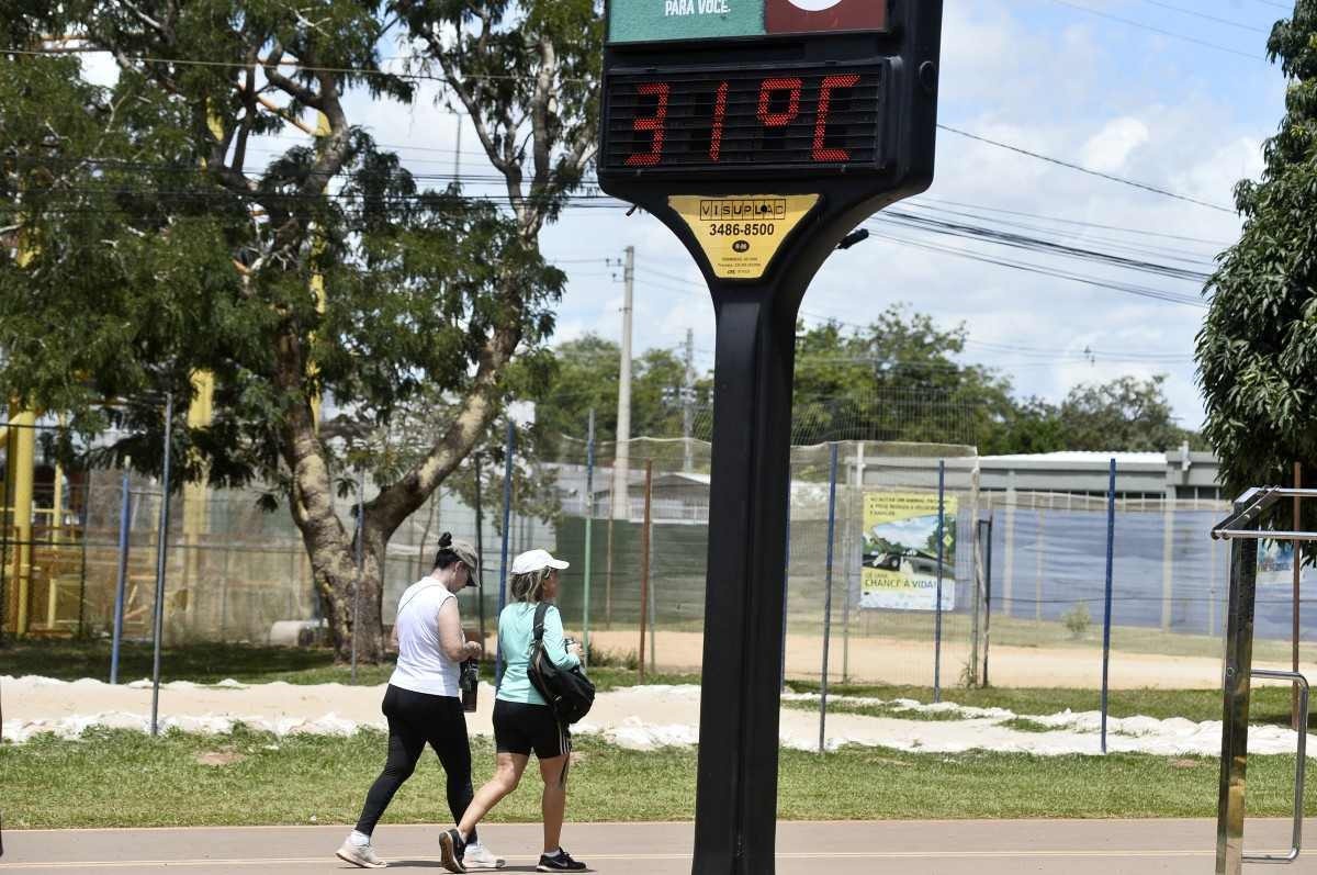 Tempo no DF: sexta-feira (13/10) será de calor com máxima de 35°C