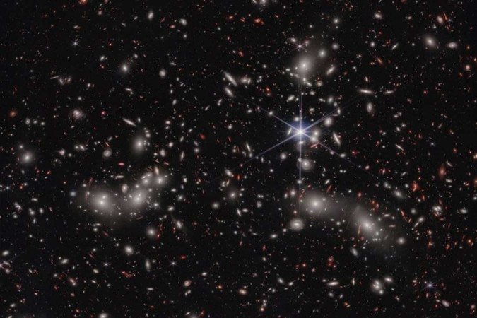 (crédito: NASA, ESA, CSA, I. Labbe (Swinburne University of Technology) e R. Bezanson (Universidade de Pittsburgh). Processamento de imagem: Alyssa Pagan (STScI)) (crédito: NASA, ESA, CSA, I. Labbe (Swinburne University of Technology) e R. Bezanson (Universidade de Pittsburgh). Processamento de imagem: Alyssa Pagan (STScI))