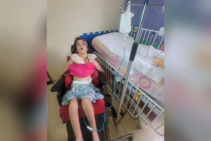 Alice foi diagnosticada com paralisia cerebral severa, de grau 4, quando ainda era bebê. Com broncoaspiração e refluxo, a fórmula nutritiva é o único alimento que ela pode comer - (crédito: Arquivo pessoal) Alice foi diagnosticada com paralisia cerebral severa, de grau 4, quando ainda era bebê. Com broncoaspiração e refluxo, a fórmula nutritiva é o único alimento que ela pode comer - (crédito: Arquivo pessoal)