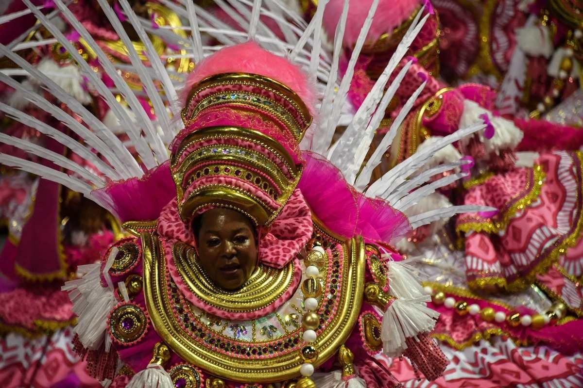 Carnaval de SP 2023: Gaviões, Vila Maria e Rosas empolgam em 1º dia de desfiles